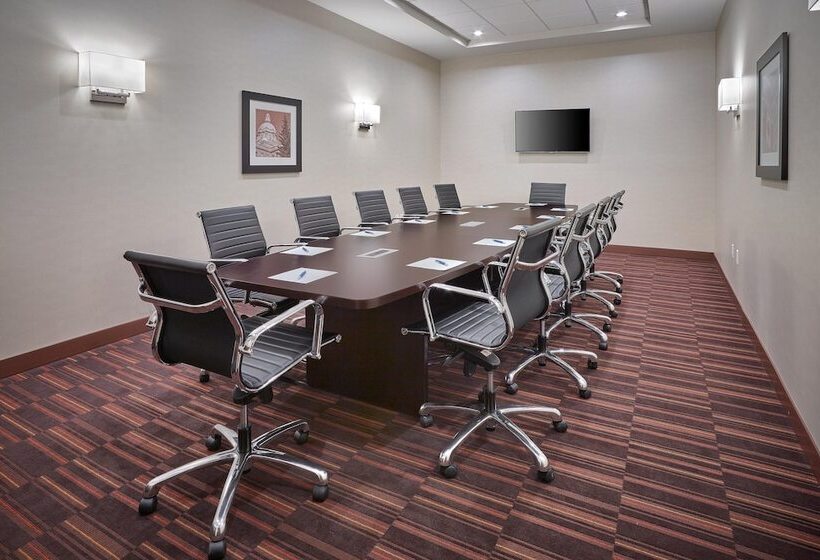 בית מלון כפרי Four Points By Sheraton Sherwood Park