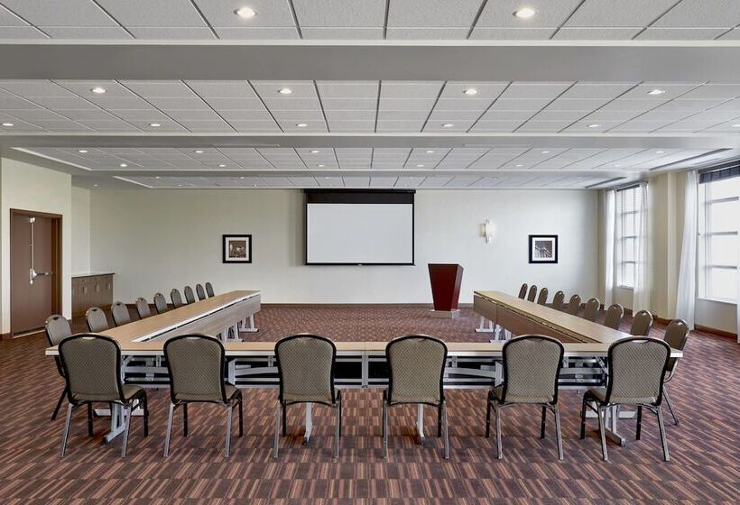 فندق Four Points By Sheraton Sherwood Park