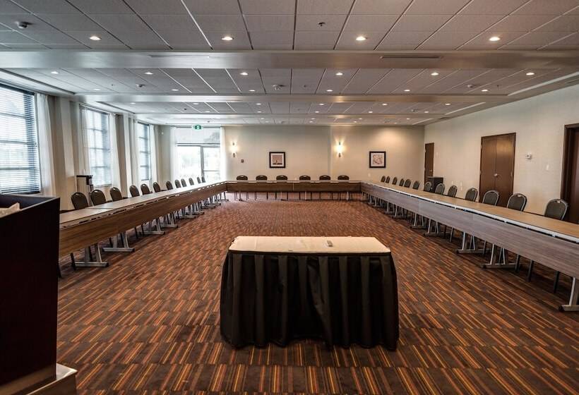 فندق Four Points By Sheraton Sherwood Park