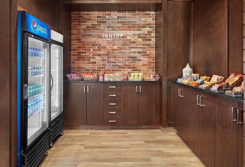 בית מלון כפרי Four Points By Sheraton Sherwood Park