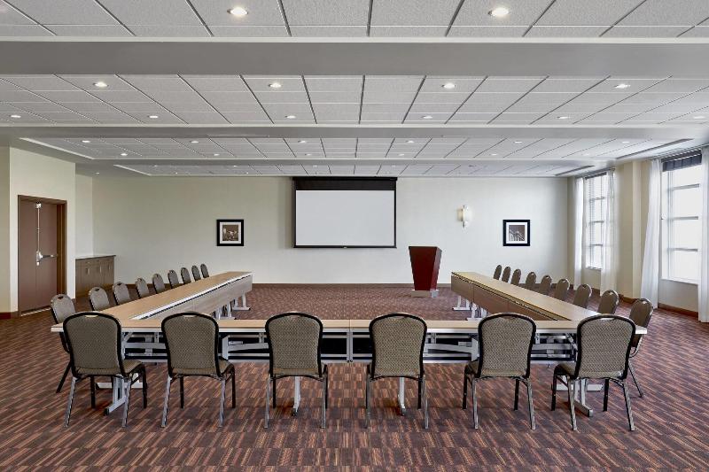 فندق Four Points By Sheraton Sherwood Park