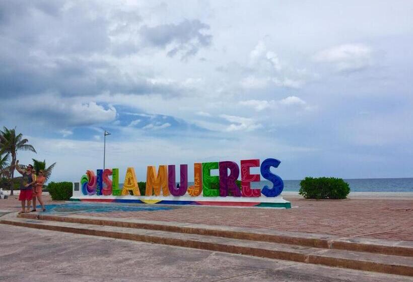 호텔 Francis Arlene Adults Only