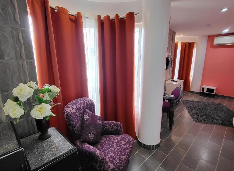 هتل Green Monkey Resort Boracay