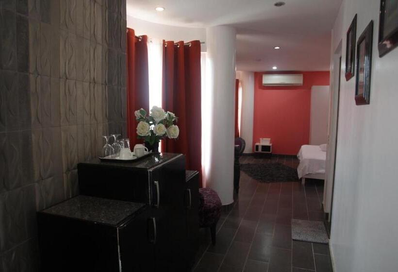 هتل Green Monkey Resort Boracay