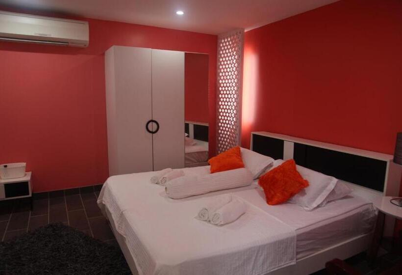 هتل Green Monkey Resort Boracay