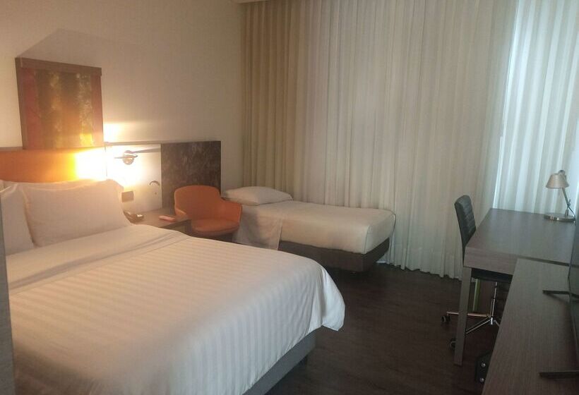 فندق Hampton By Hilton Bucaramanga