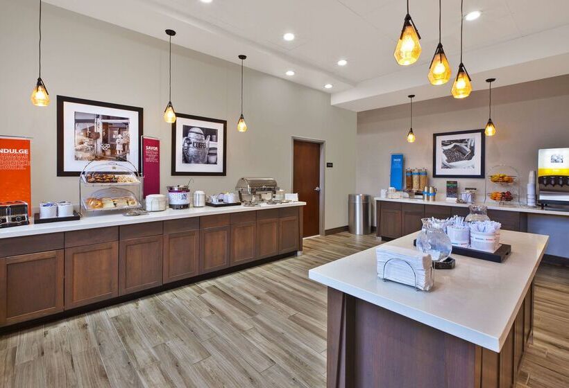 בית מלון כפרי Hampton Inn By Hilton Detroit Dearborn