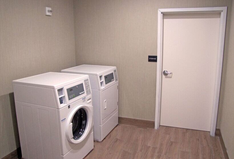 Отель Hampton Inn Mcpherson