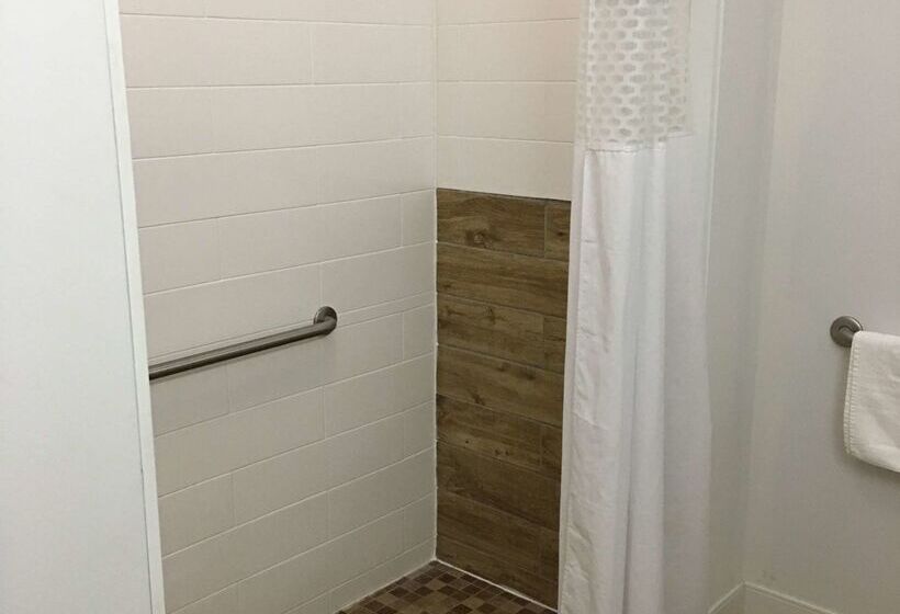 فندق Hampton Inn Mcpherson