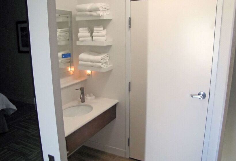 Отель Hampton Inn Mcpherson