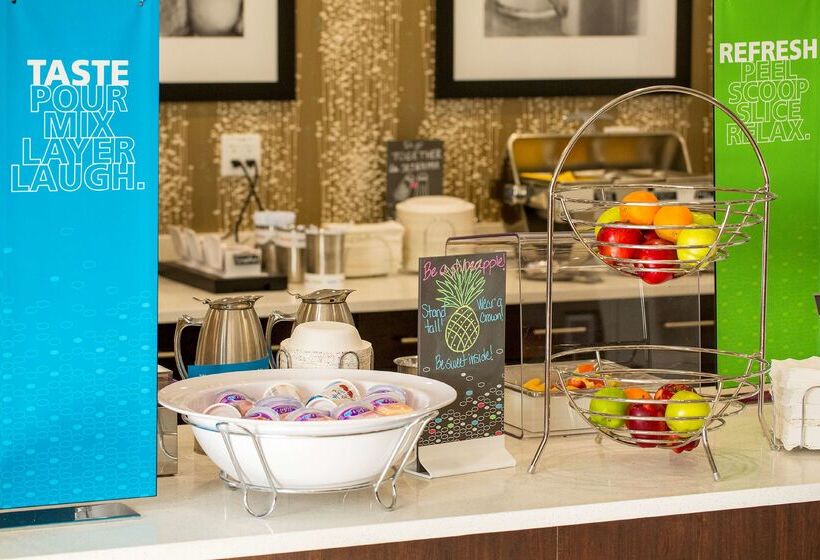 Отель Hampton Inn Mcpherson