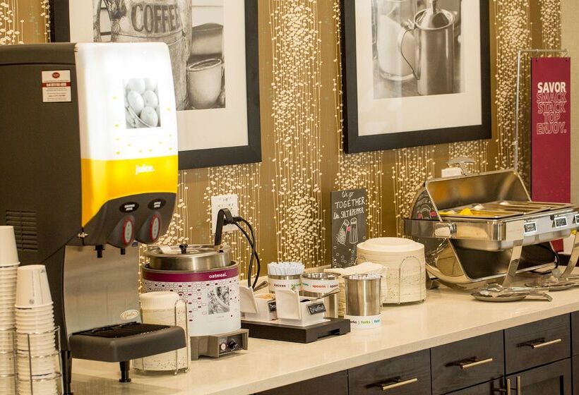 Отель Hampton Inn Mcpherson