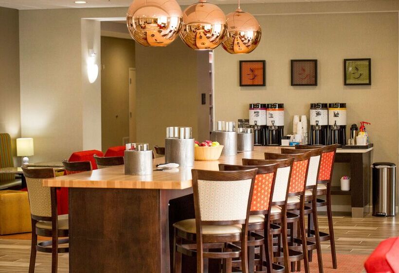 Отель Hampton Inn Mcpherson