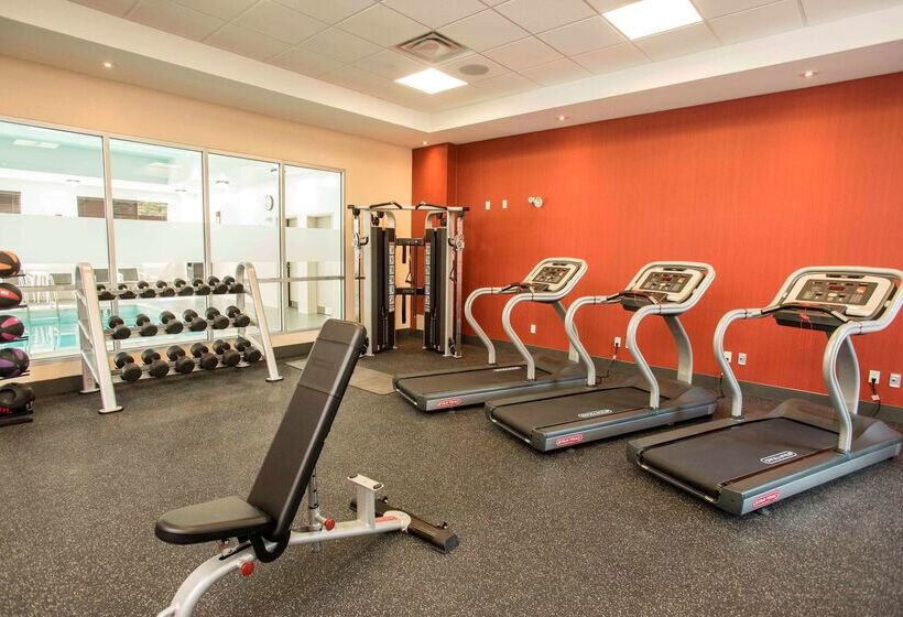 فندق Hampton Inn & Suites By Hilton Thunder Bay