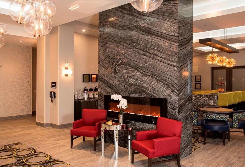 فندق Hampton Inn & Suites By Hilton Thunder Bay