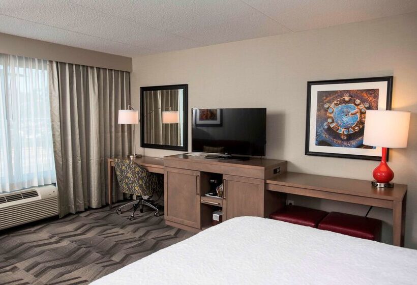 فندق Hampton Inn & Suites By Hilton Thunder Bay
