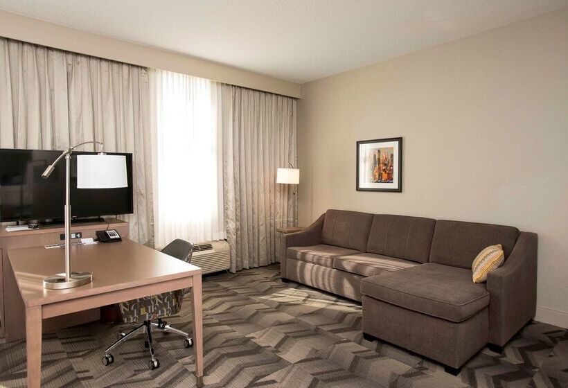 هتل Hampton Inn & Suites By Hilton Thunder Bay