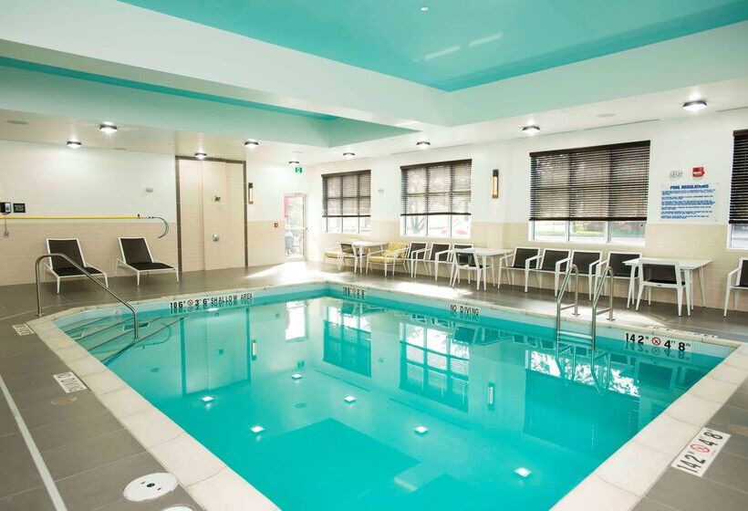 فندق Hampton Inn & Suites By Hilton Thunder Bay