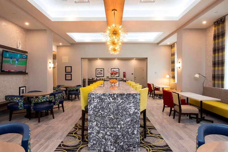 فندق Hampton Inn & Suites By Hilton Thunder Bay