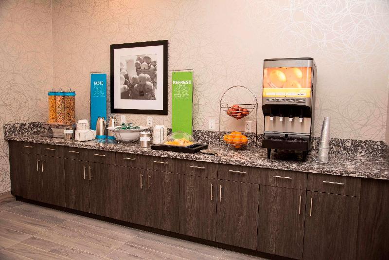 فندق Hampton Inn & Suites By Hilton Thunder Bay