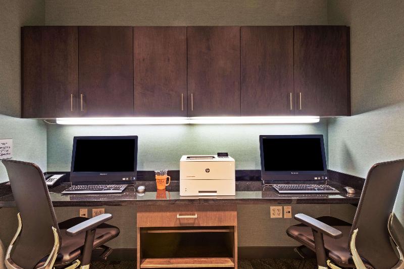 فندق Hampton Inn & Suites North Huntingdonirwin