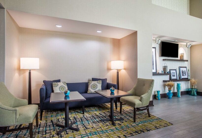 Отель Hampton Inn & Suites Yonkers Westchester