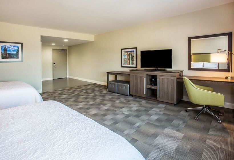 Отель Hampton Inn & Suites Yonkers Westchester