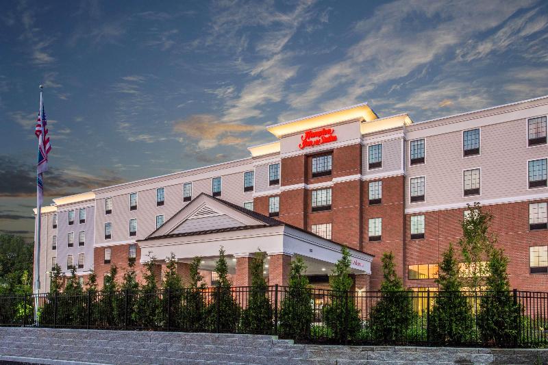 Отель Hampton Inn & Suites Yonkers Westchester