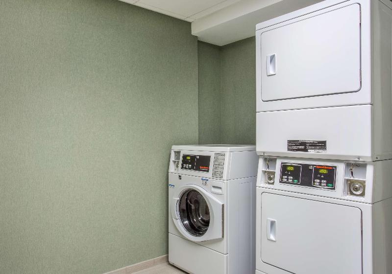 Отель Hampton Inn & Suites Yonkers Westchester