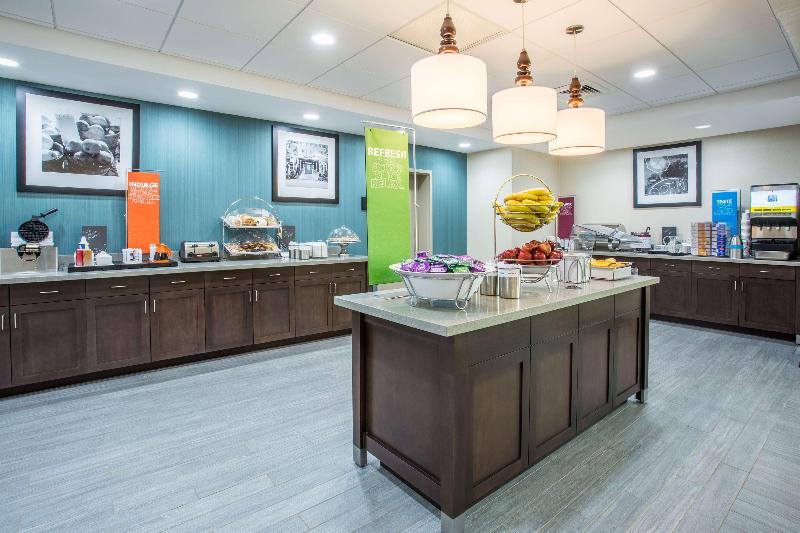 Отель Hampton Inn & Suites Yonkers Westchester