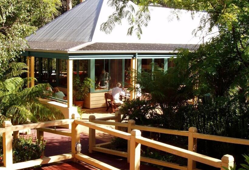 هتل Heritage Trail Lodge