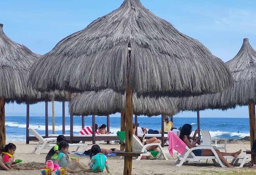 هتل Howard Johnson By Wyndham Montanita