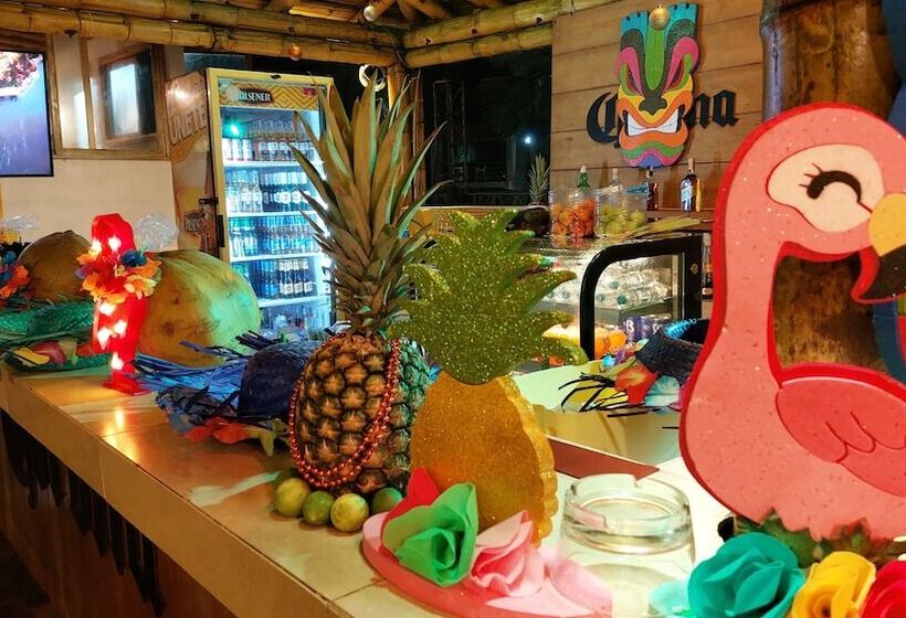 هتل Howard Johnson By Wyndham Montanita