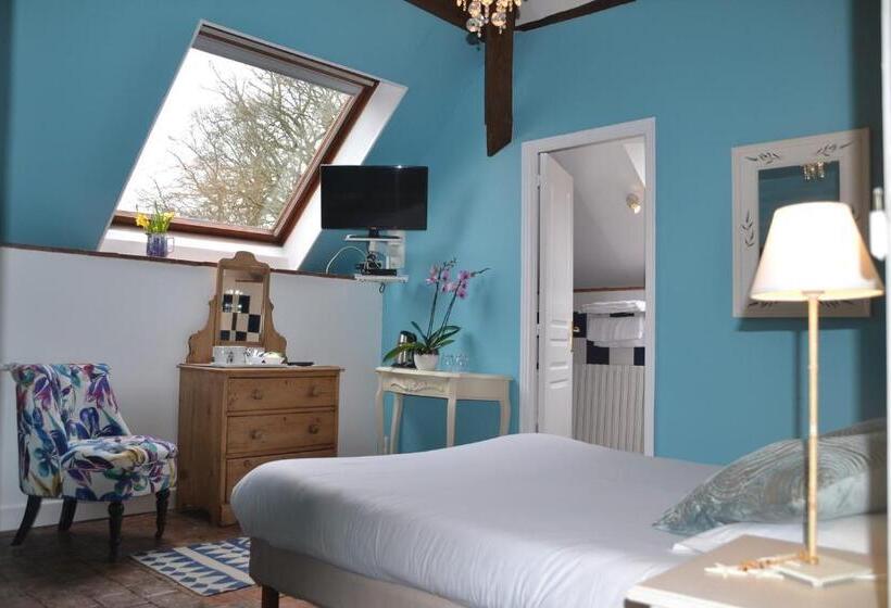 Отель Hôtel Les Grands Chênes