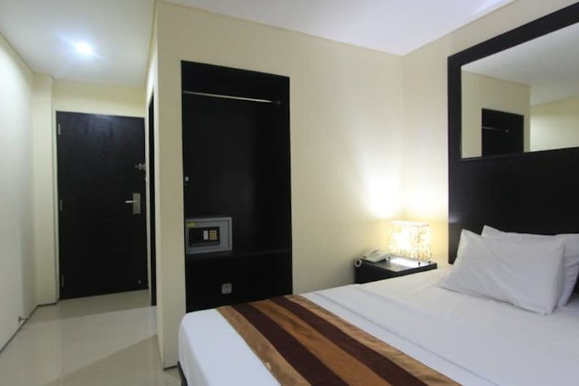 호텔 Collection O Airport Kuta Bali