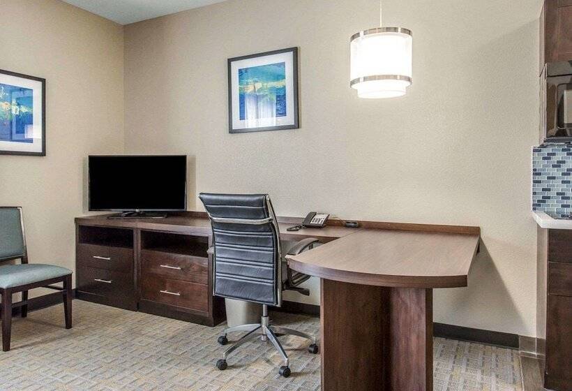 Отель Mainstay Suites Midland