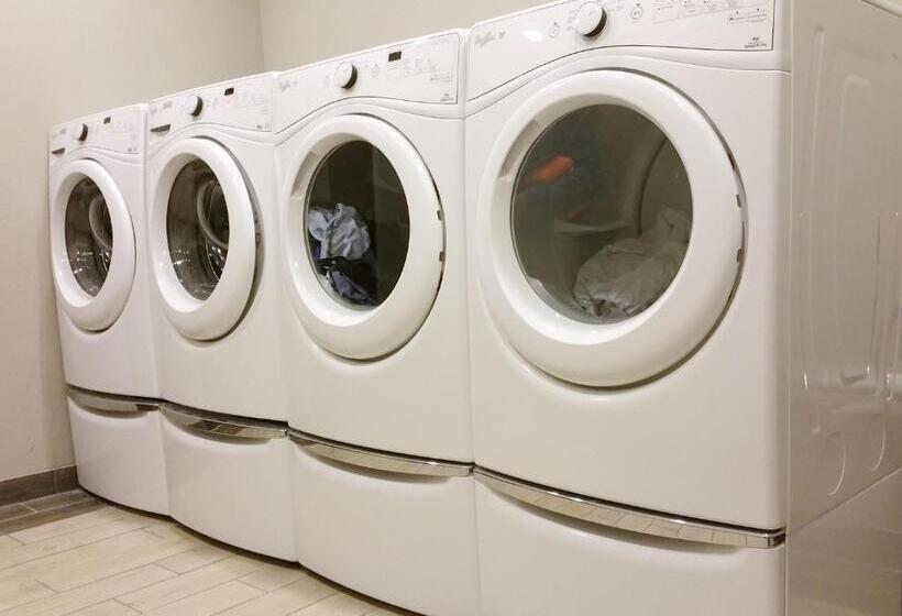 هتل Mainstay Suites Midland