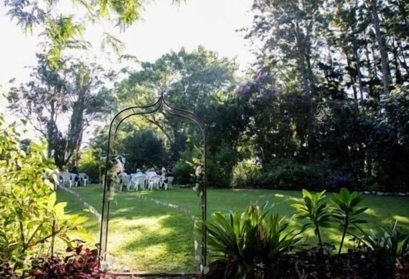 בית מלון כפרי Montville Country Cabins