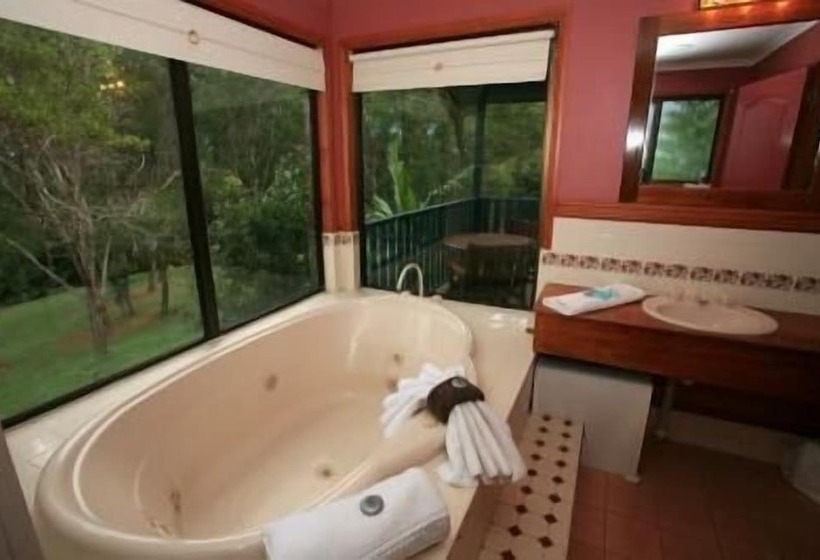 בית מלון כפרי Montville Country Cabins