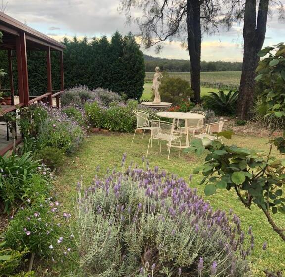 בית מלון כפרי Nightingale Villas