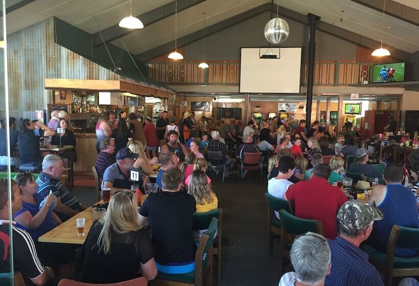 בית מלון כפרי Otematata S Best Dam Pub