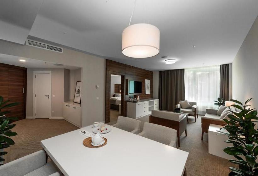 Отель Parklane Resort And Spa