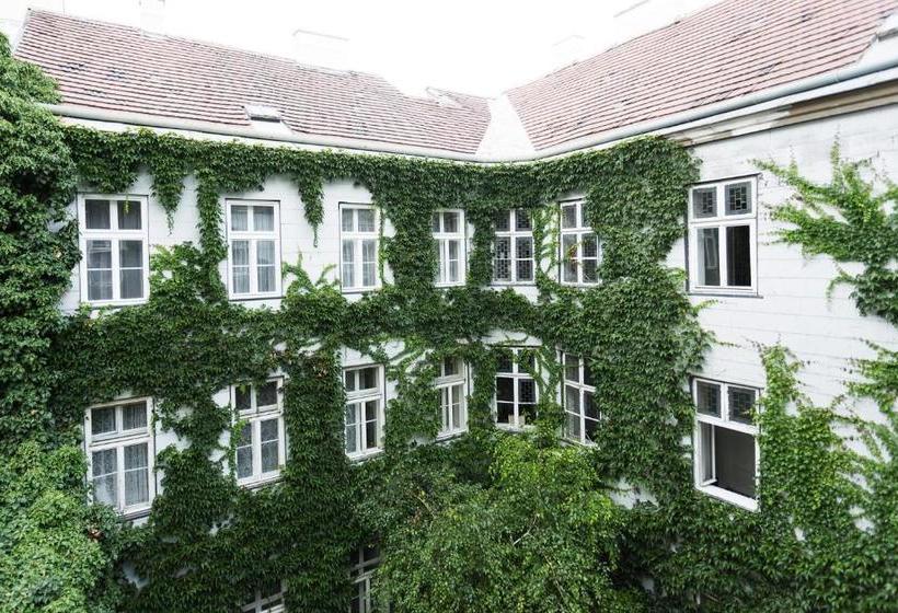 هتل Pension Kraml