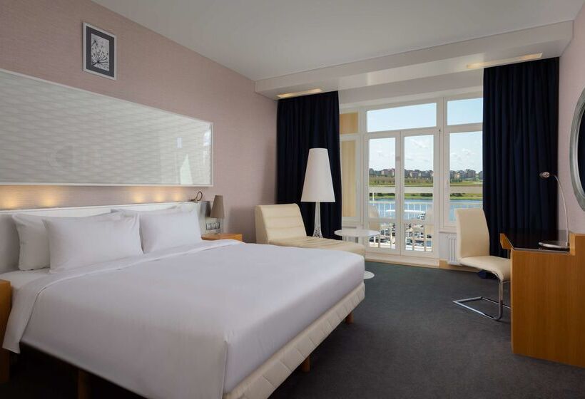 هتل Radisson Resort, Zavidovo