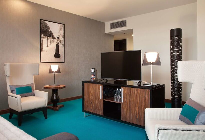 هتل Radisson Resort, Zavidovo