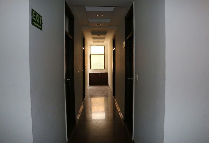 酒店 Seven Seas Inn