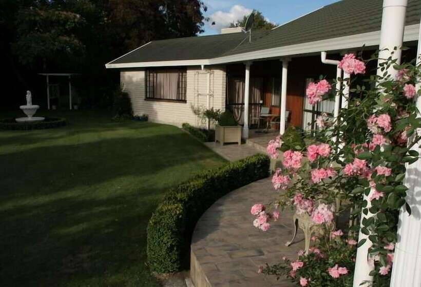 فندق Somersal Bed & Breakfast