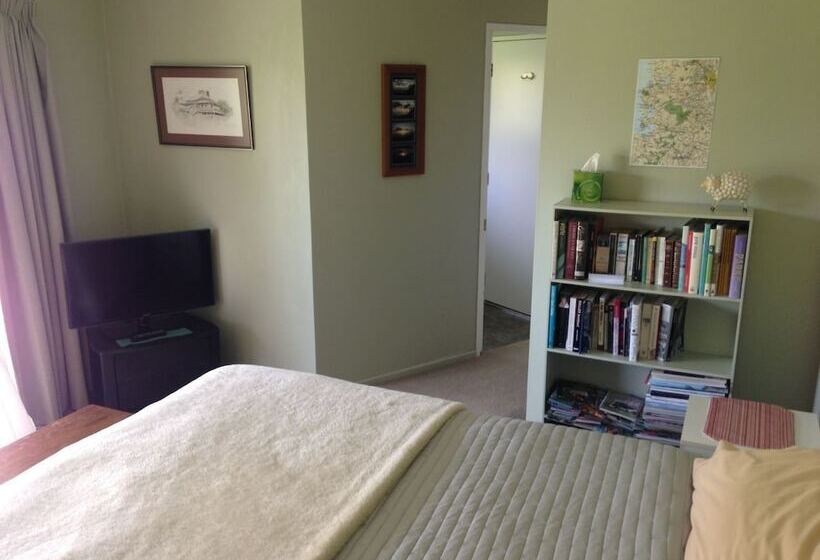 فندق Somersal Bed & Breakfast