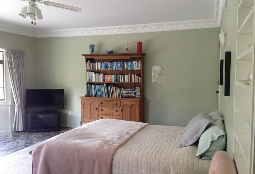 فندق Somersal Bed & Breakfast