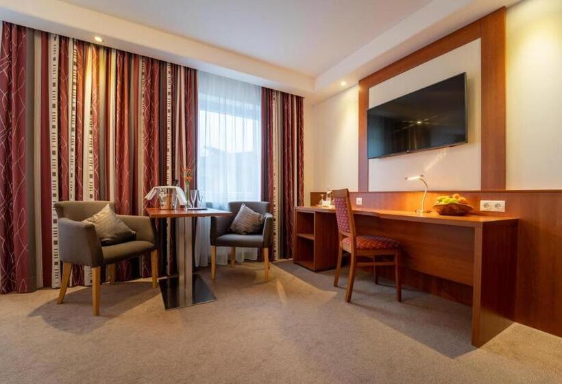 בית מלון כפרי St Georg  Regensburg